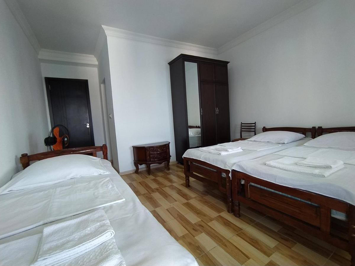 Guest House Teni Makhinjauri Exterior photo